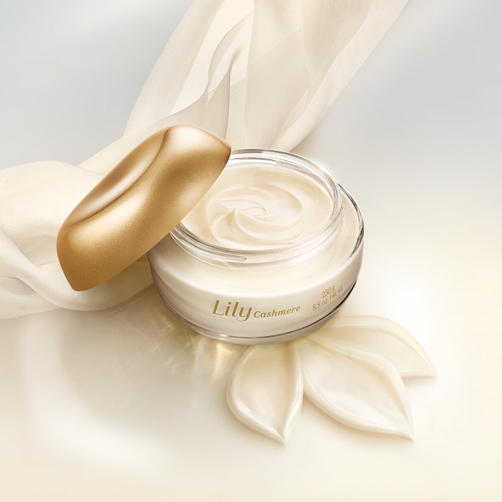 Lily Cashmere Satin Moisturizing Body Cream | O Boticário